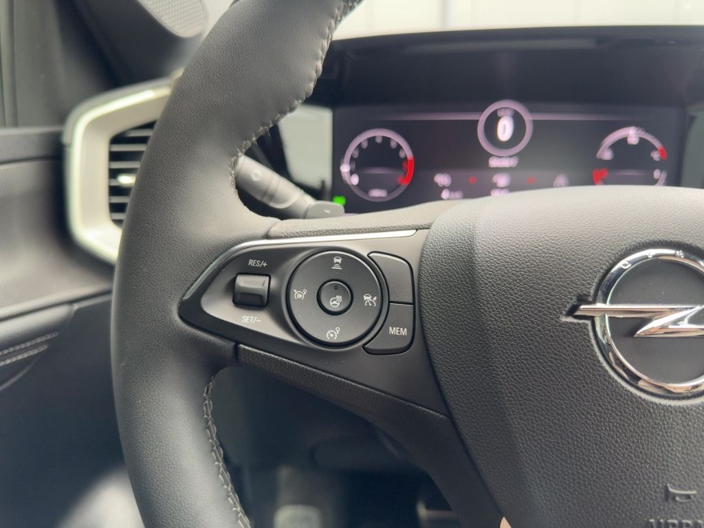 Fahrzeugabbildung Opel Mokka GS, NAVI, Allwetter, Apple CarPlay / Andro