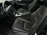 Volvo V60 T4 Kombi Summum Cam AHK Digital 4x Sitzhzg - Volvo V60: Summum