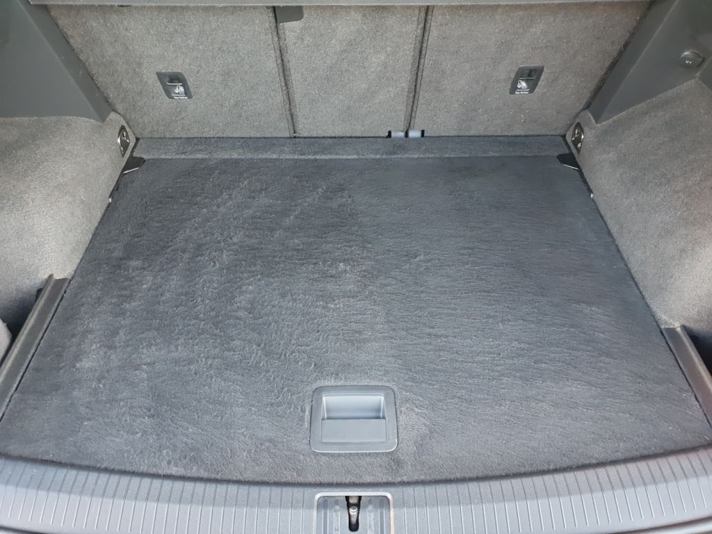 Fahrzeugabbildung Volkswagen Tiguan 2.0 TDI DSG HighlineAHZV,LED,Navi,SH