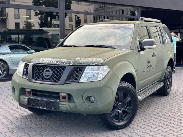 Nissan Pathfinder Stier Bundeswehr 2.5 dCi 4WD Standhzg