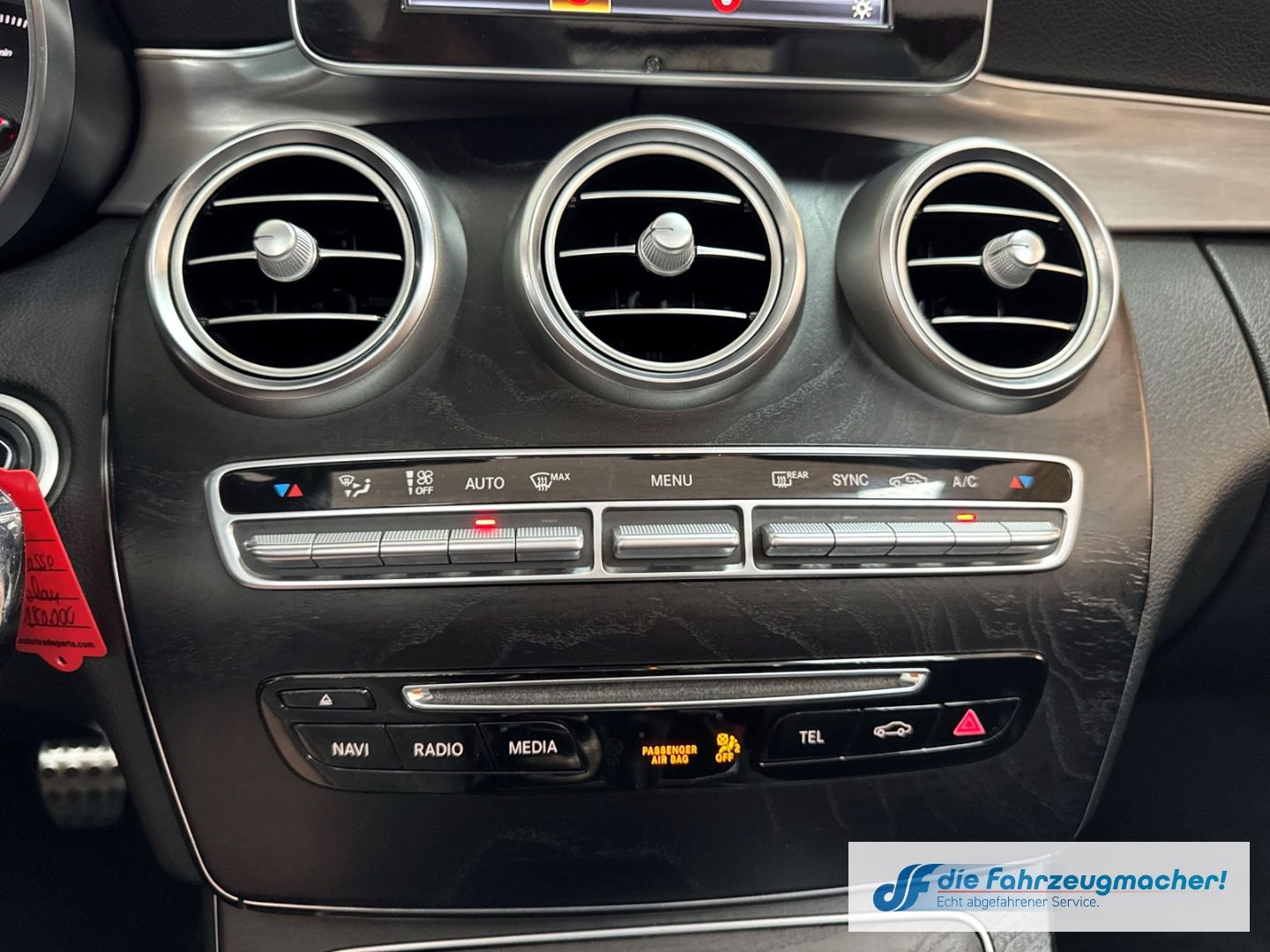 Fahrzeugabbildung Mercedes-Benz C 200 Cabrio AMG Sportpaket LED Mehrzonenklima F