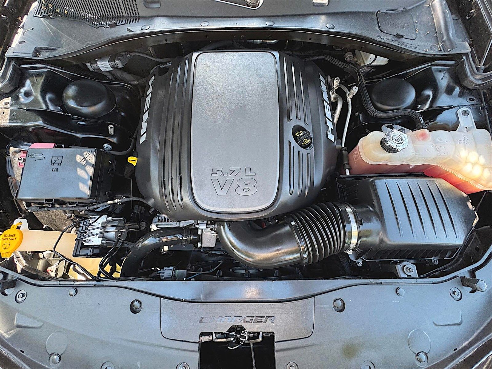 Fahrzeugabbildung Dodge Charger 5.7 V8 HEMI SRT R/T BLACK Performance