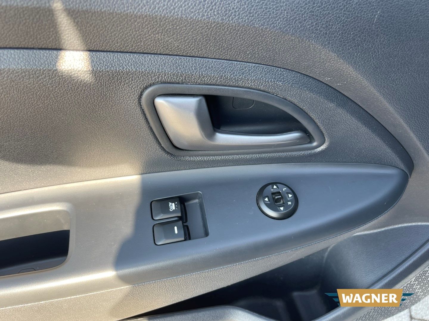 Fahrzeugabbildung Kia Rio Dream Team 1.4 Automatik Klimaautomatik