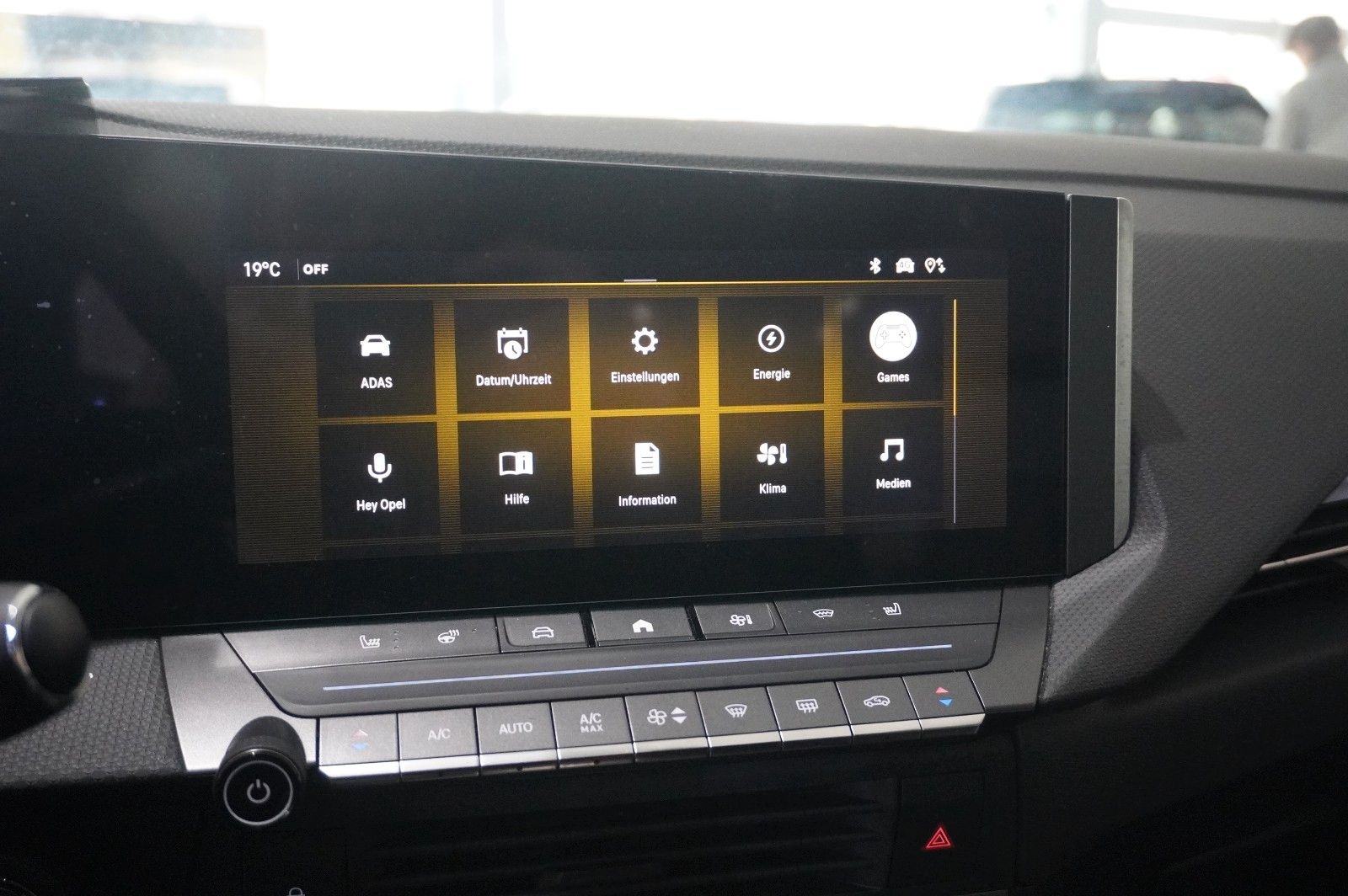 Fahrzeugabbildung Opel Astra L Lim. 1.6 HYBRID ELEGANCE NAVI/LED/SH/AHK