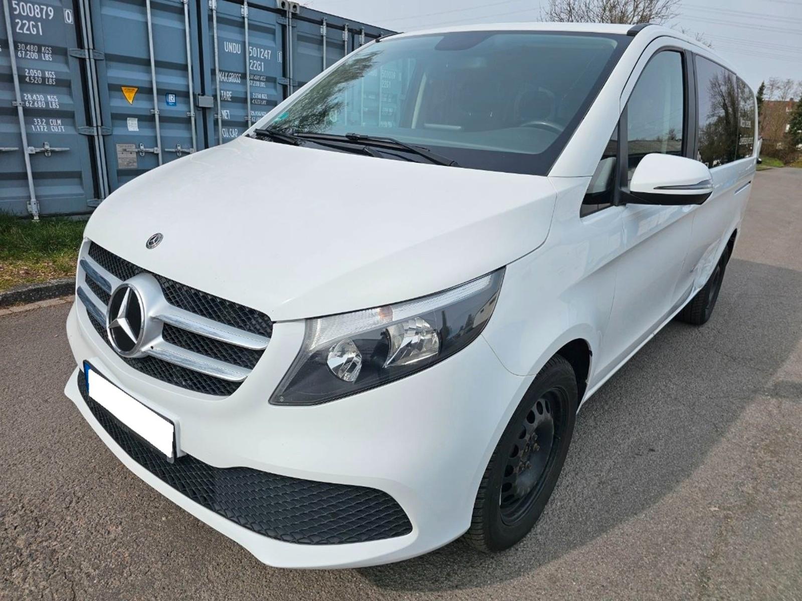 Mercedes-Benz V 220  lang