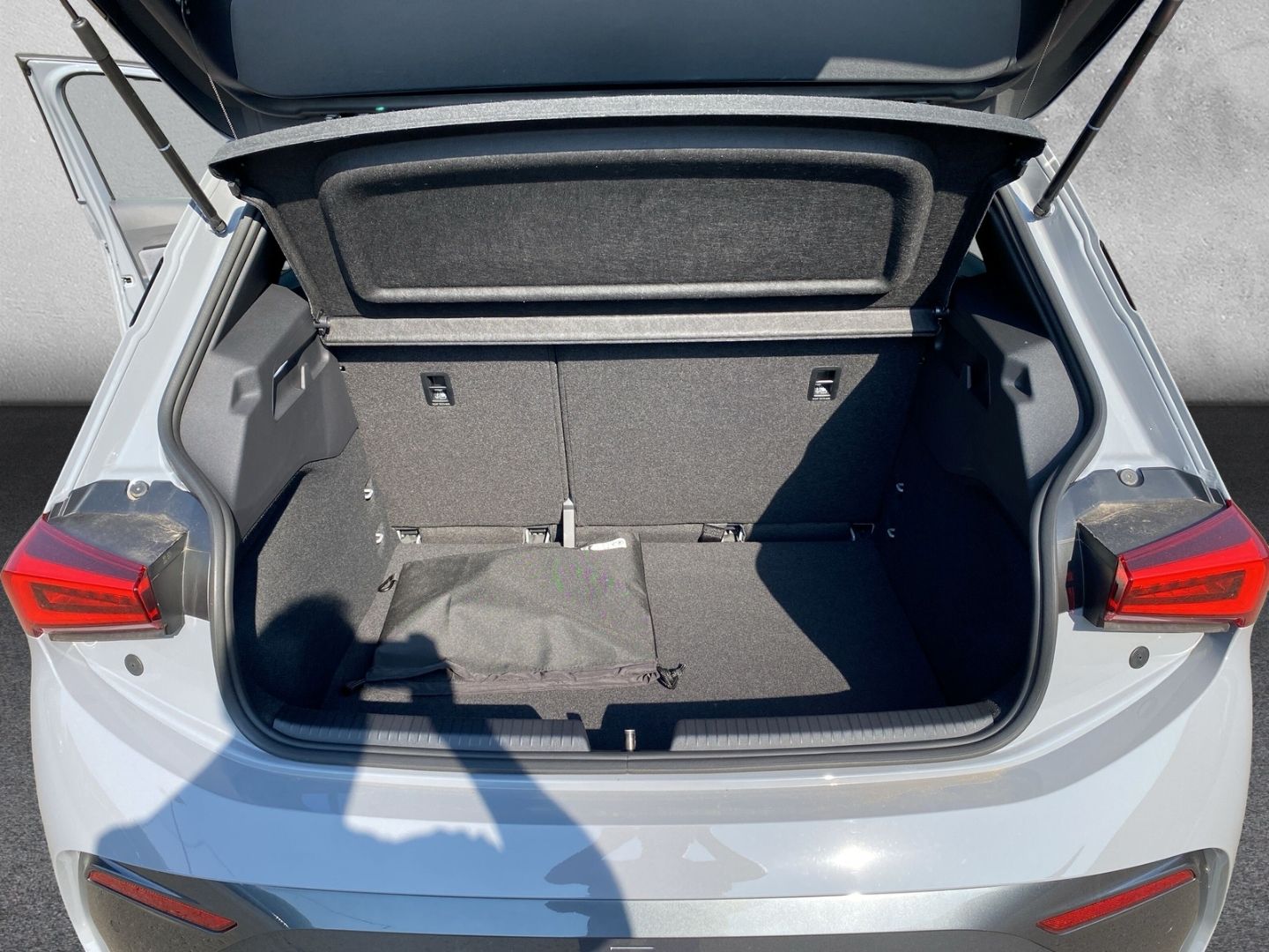 Fahrzeugabbildung CUPRA Born 170 kW Digitales Cockpit Soundsystem LED Me