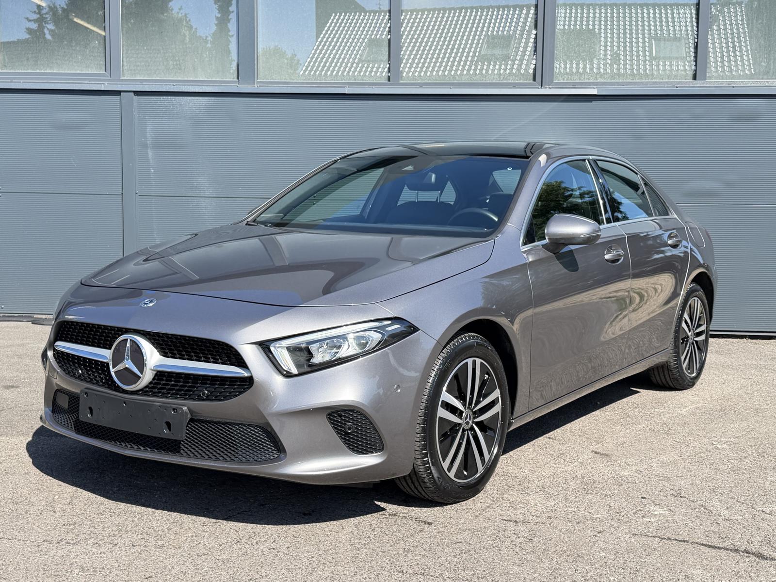 Mercedes-Benz A 250 e 8G-DCT Progressive | Pano | LED | DAB