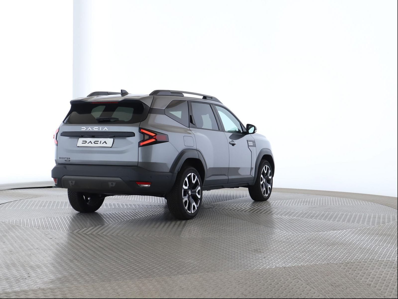 Fahrzeugabbildung Dacia Bigster Hybrid 155 Journey