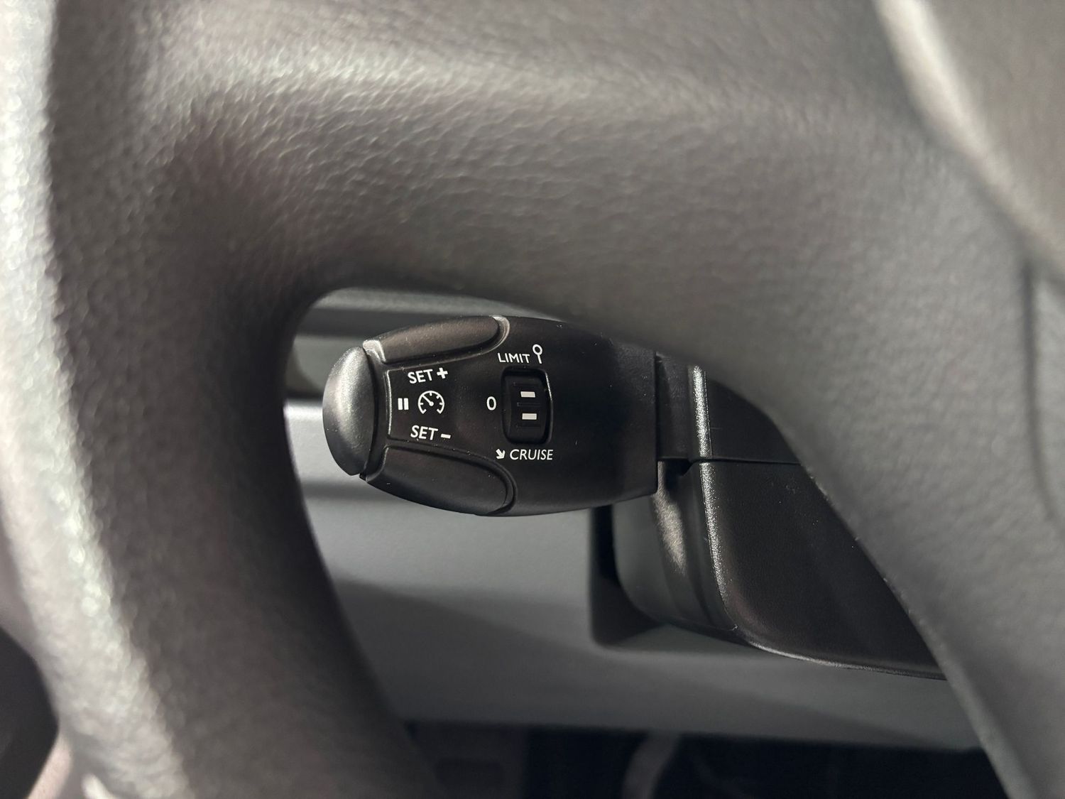 Fahrzeugabbildung Opel Vivaro 2.0D M L2#Klima#Tempomat.9Sitzer