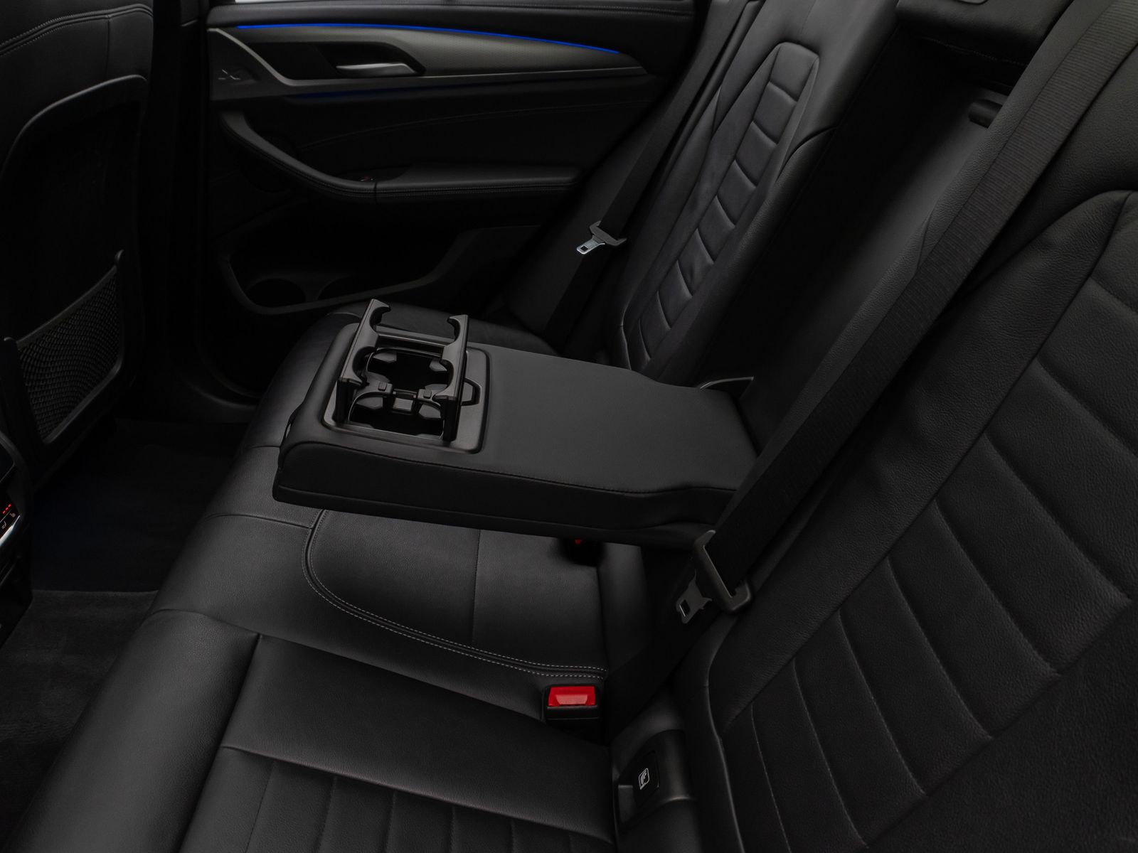 Fahrzeugabbildung BMW X3 M40i Panorama Kamera HUD DAB HiFi AHK Komfort