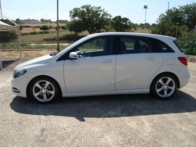 Mercedes-Benz B 180
