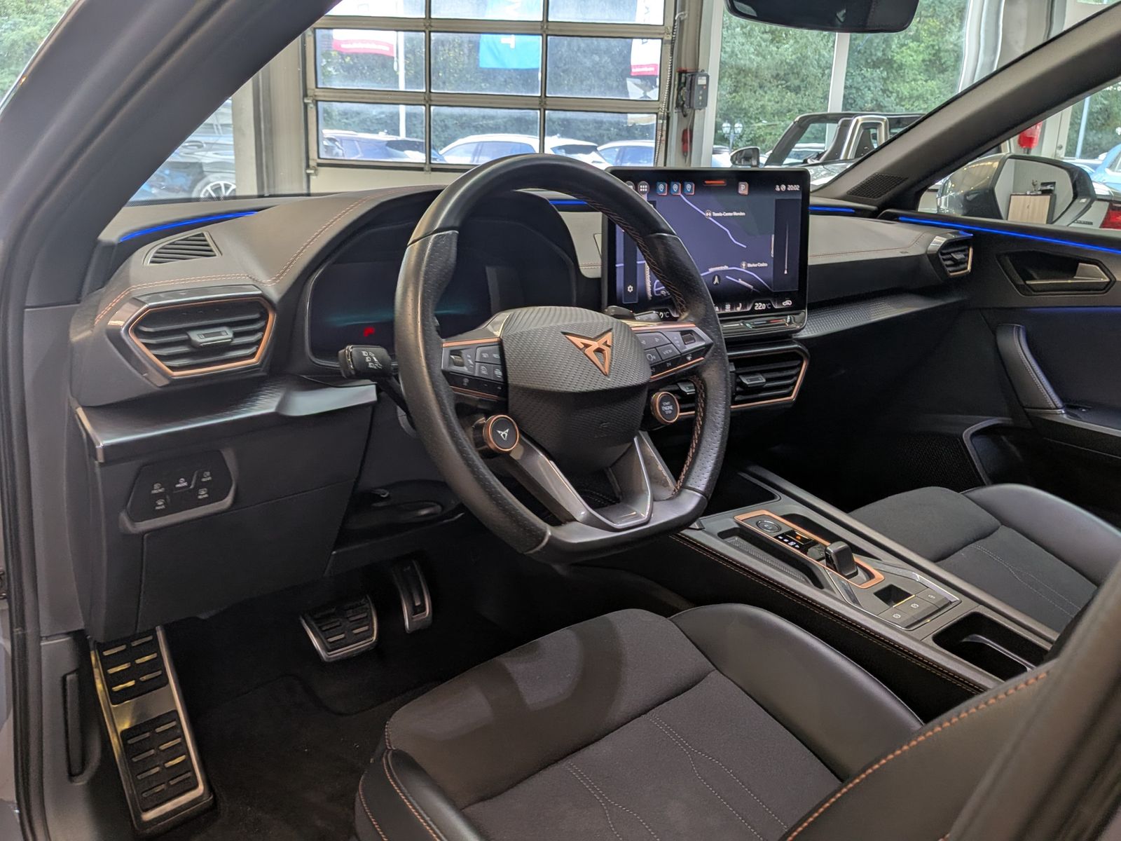 Fahrzeugabbildung CUPRA Leon 1.5 e-Hybrid MATRIX*ACC*EDGE*CARPLA*SoH100%