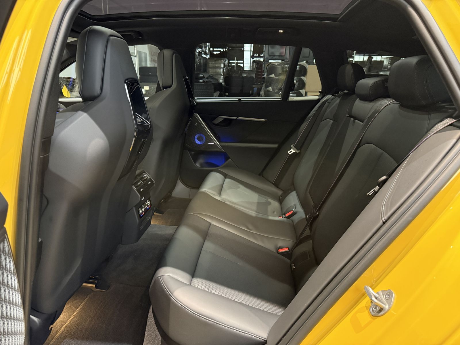 Fahrzeugeinzelansicht 13 Fahrzeugabbildung BMW M5 Touring |Sonderlackierung |Sitzbelüftung |Bow