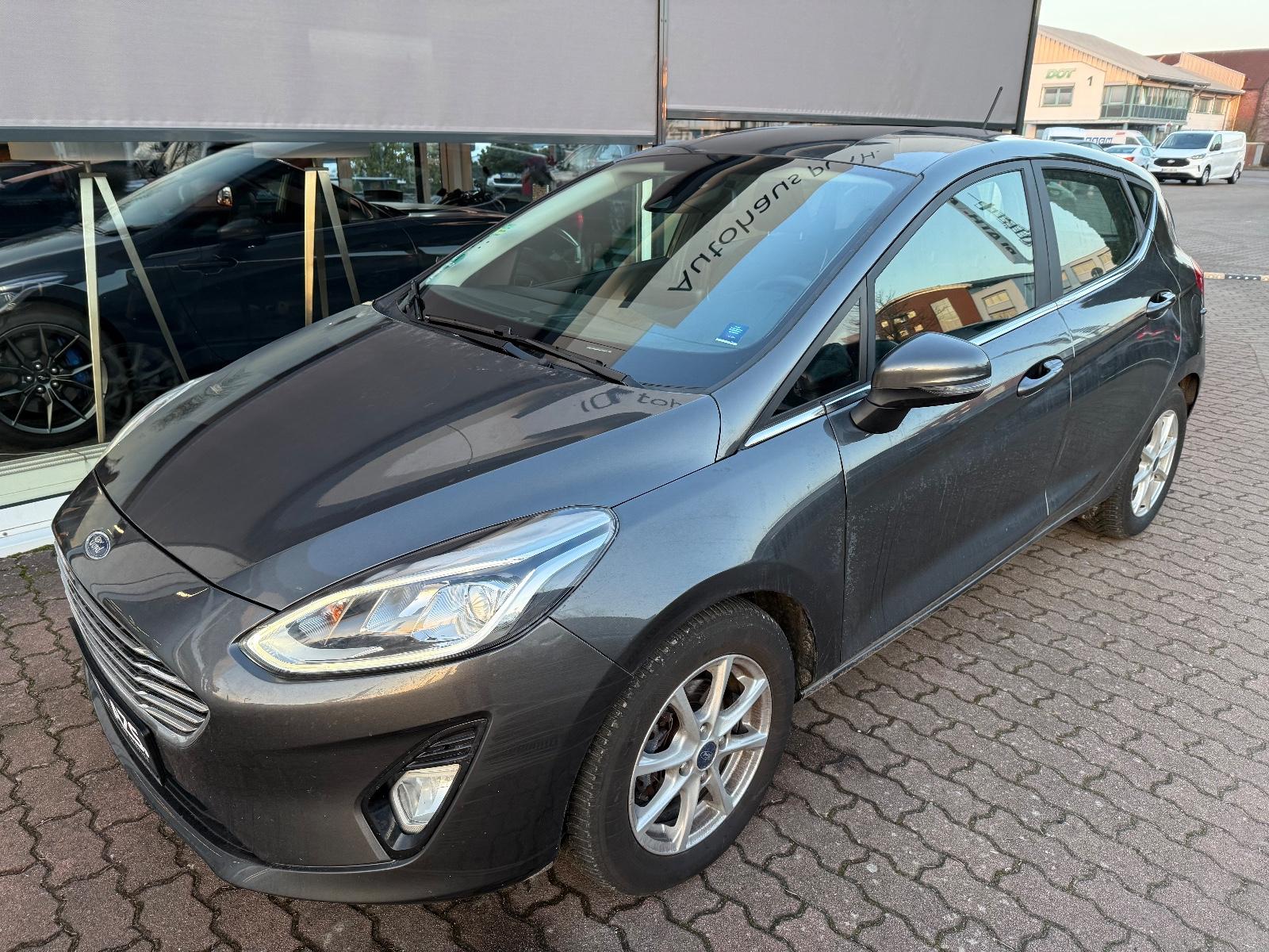 Ford Fiesta Titanium 5 türig mit Winter Paket
