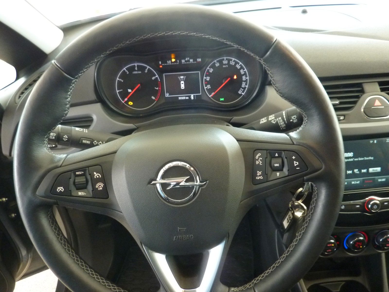 Fahrzeugabbildung Opel Corsa 1.4 Edition, AC, BC, PDC, RFK