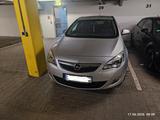 Opel Astra 1.4 Turbo 2. Hand Scheckheft Klima SHZ - Opel Astra aus 2010: Turbo