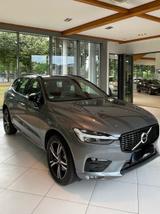 Volvo XC60 B4 Automatik R-Design Panoramadach - Volvo XC60 Gebrauchtwagen in Münster