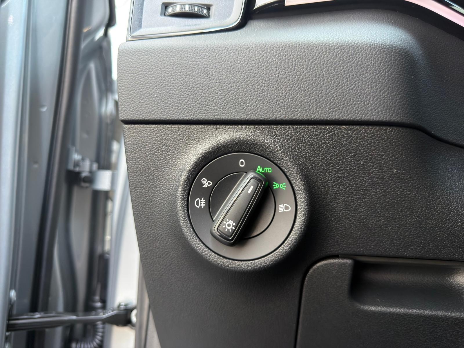 Skoda Karoq Sportline#5J.Gar#Matrix#360°#AHK#Navi#App