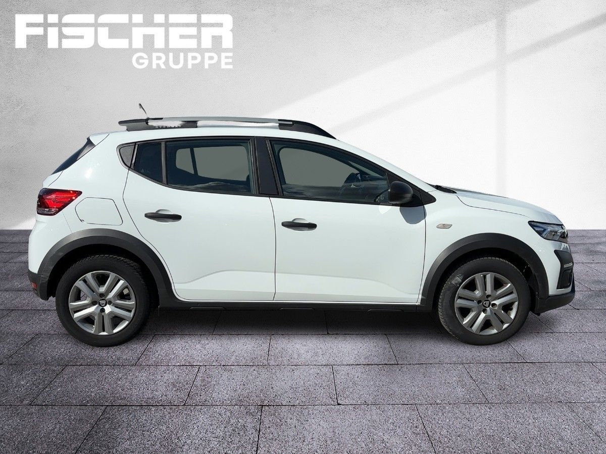 Fahrzeugabbildung Dacia Sandero Stepway Essential TCe 90 Klima