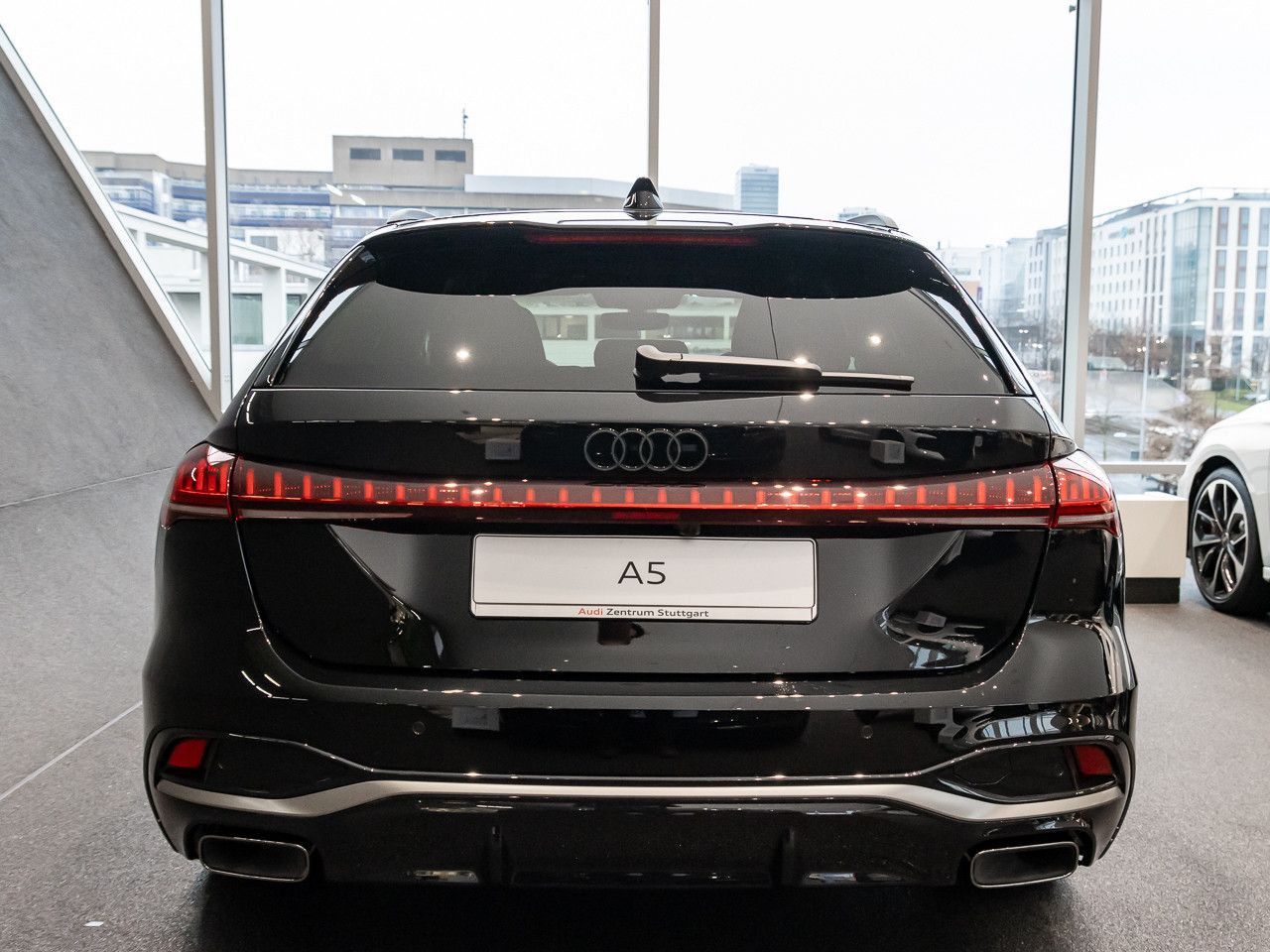 Audi A5 Avant edition one TFSI quattro 150kW S line foto 4