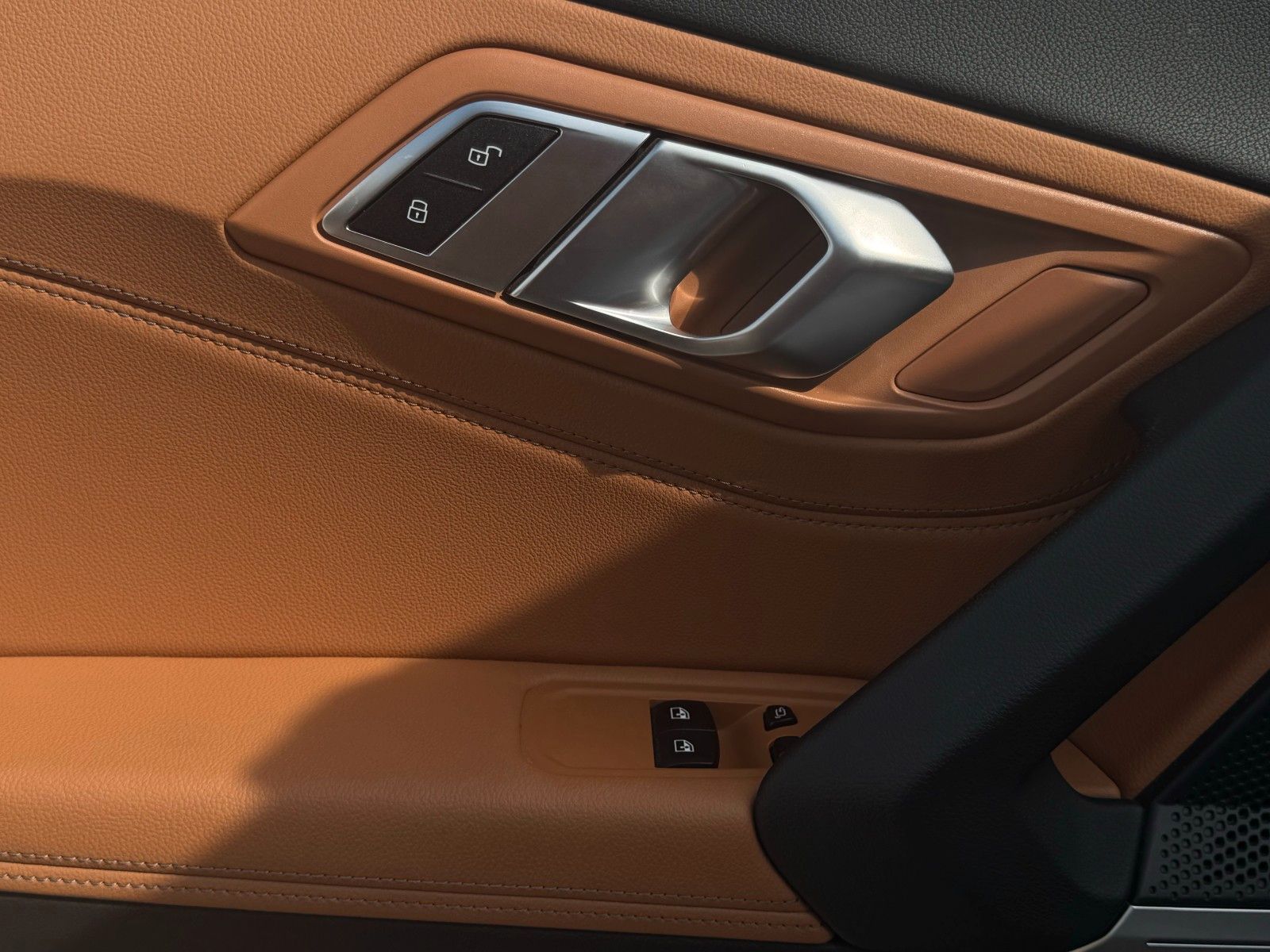 Fahrzeugabbildung BMW Z4 sDrive 20i Sport Line Tempo HiFi LCP LHZ SHZ