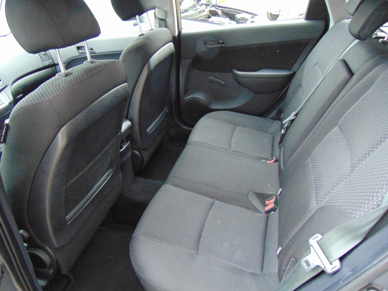 Hyundai i30 2011 — photo 7