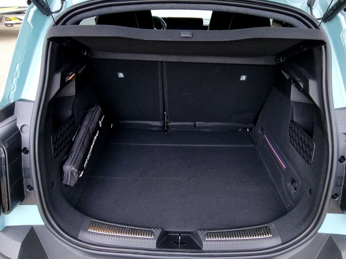 Fahrzeugabbildung Renault R 4 E-Tech elektrisch Iconic 150 Comfort Range