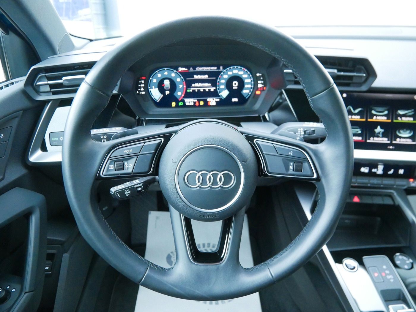 Fahrzeugabbildung Audi A3 Sportback 35TFSI advanc. NEU45T AHK DSG RFKSH