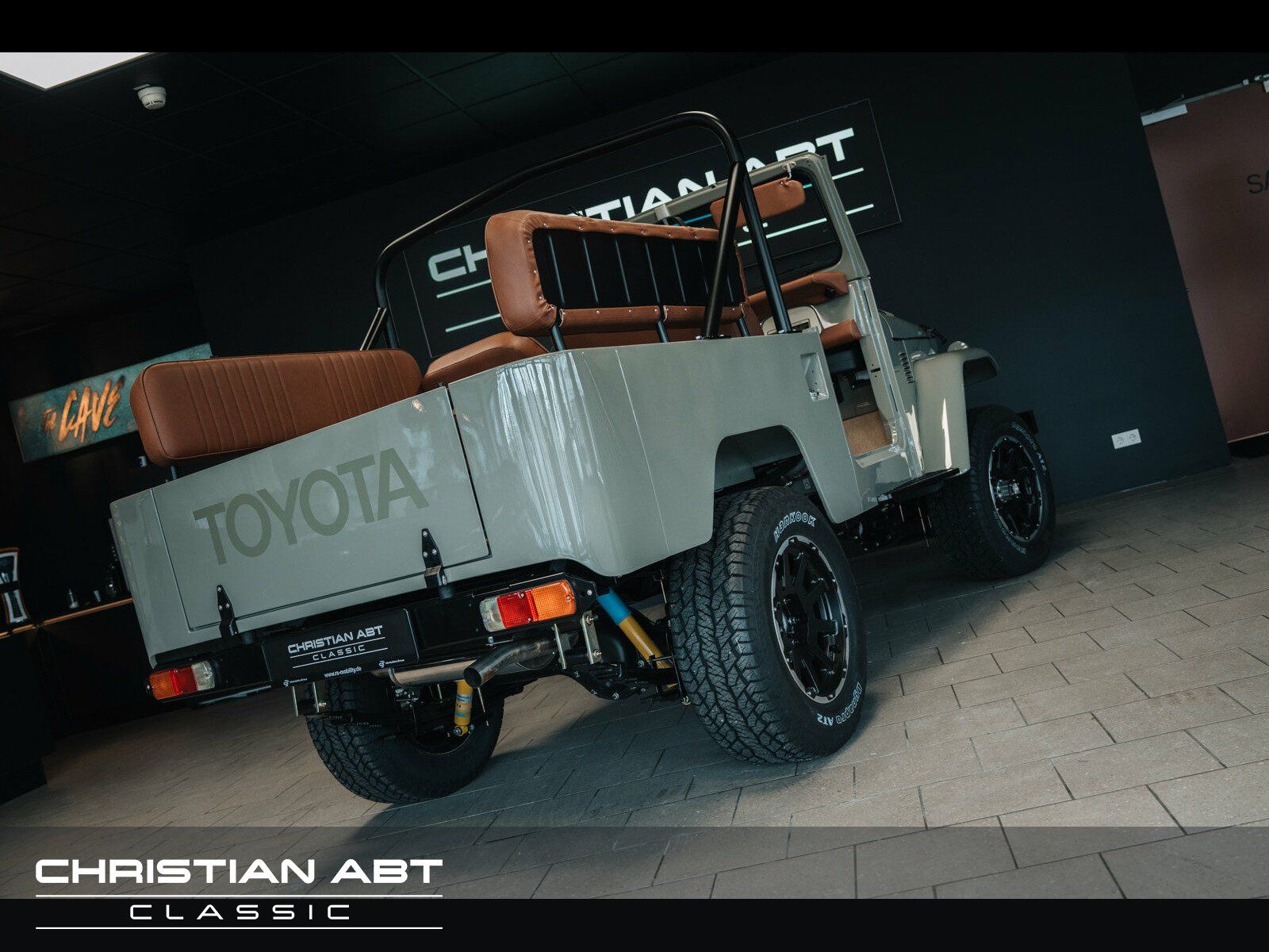 Fahrzeugabbildung Toyota FJ43 restauriert * Servo * H-Zulassung * 7-Sitze