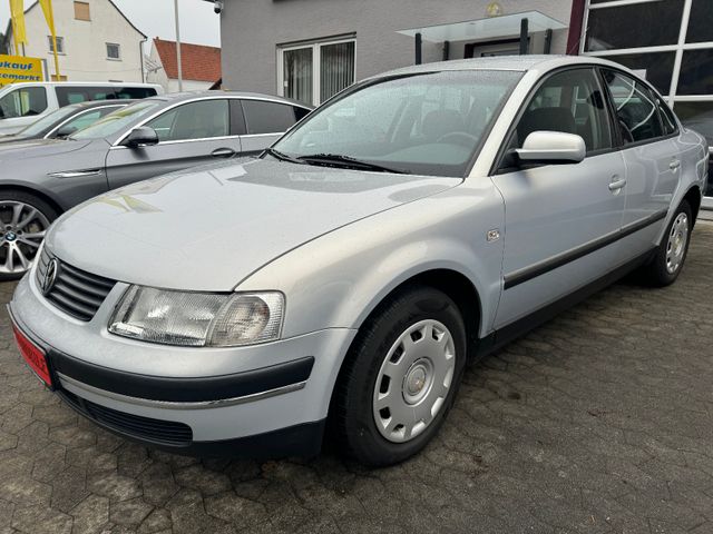 Volkswagen Passat 1.6  KLIMAA/HU NEU