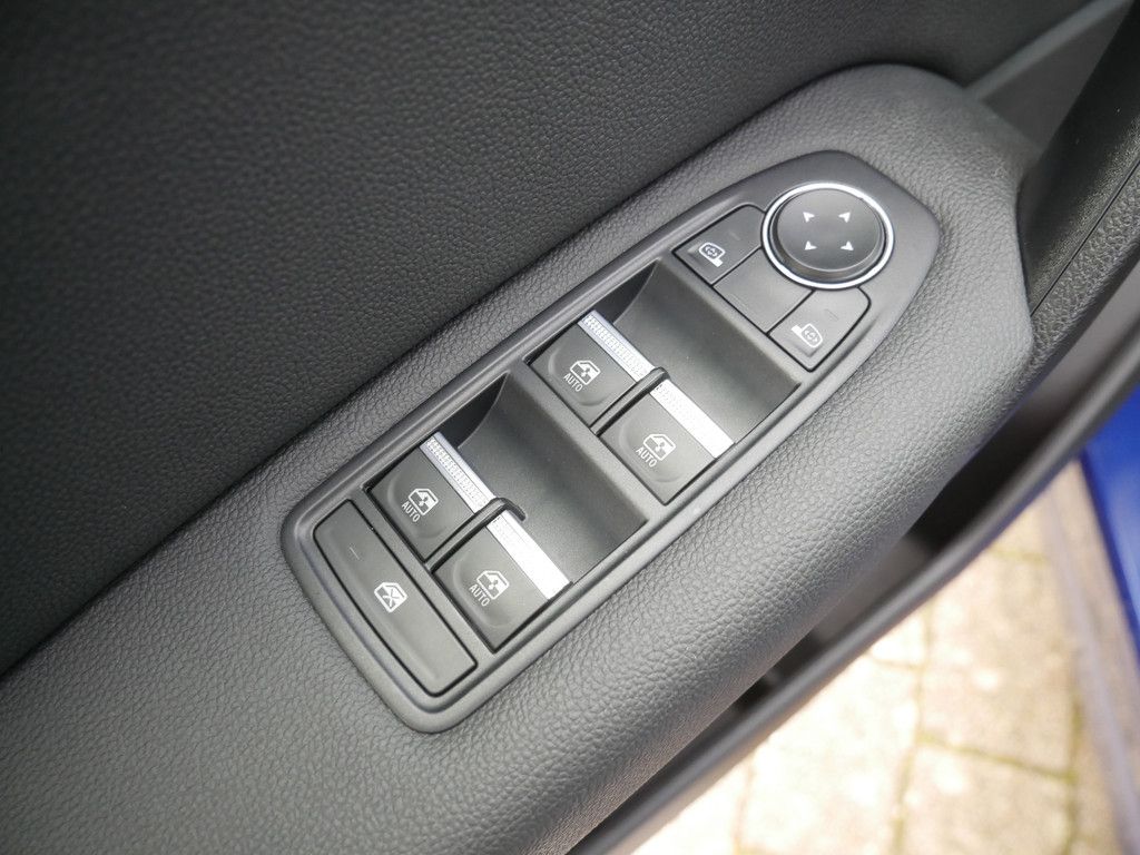 Fahrzeugabbildung Renault Captur Techno TCe 90 PDC SHZ KAMERA NAVI LED