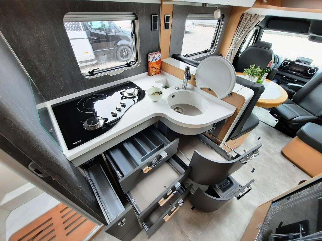 Fahrzeugabbildung HYMER / ERIBA / HYMERCAR B-Klasse ML T 780 BlackLine Verfüg./Autark/AHK/T