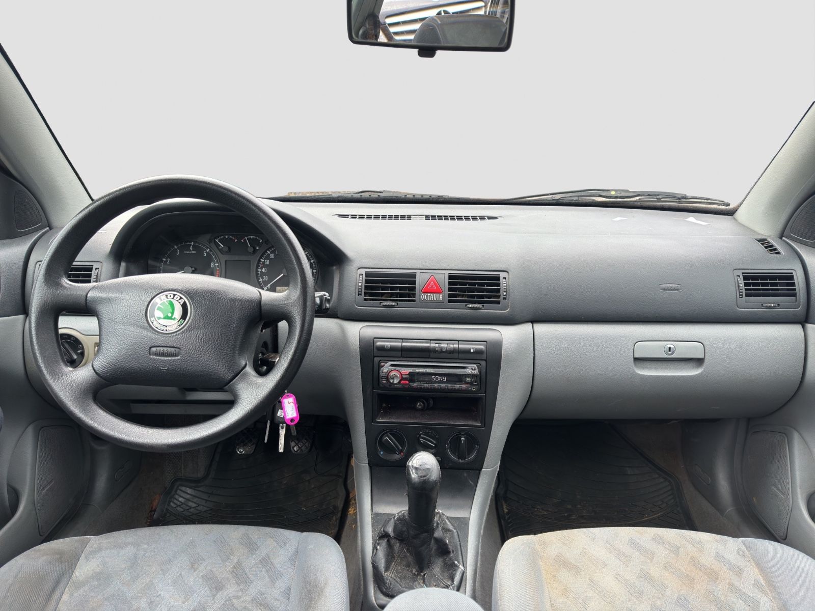 Fahrzeugabbildung SKODA Octavia/Klima/El.Schiebedach/Sitzhzg./S-W-Reifen