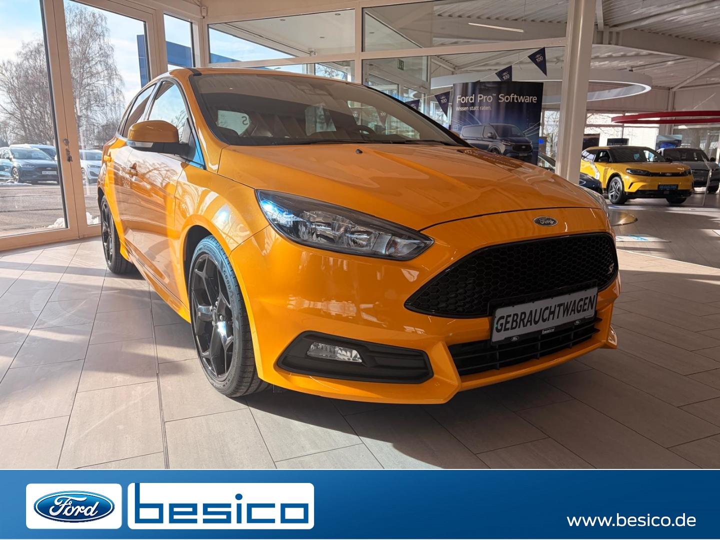 Ford Focus ST+Leder-Sport-Paket+Recaro+NAV+PDC+LMF