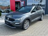 Volkswagen T-Roc 1.5 TSI Style Digital-Tacho 18`Alu AHK - Volkswagen T-Roc mit Benzin-Antrieb: Grau, Induktionsladefunktion