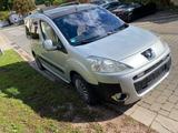 Peugeot Partner Tepee Escapade HDI FAP 110 - silberne Peugeot Partner Tepee