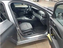 Fahrzeugabbildung Mercedes-Benz E 220d Avantgarde+DistrPlus+Pano+AHK+Ambiente+