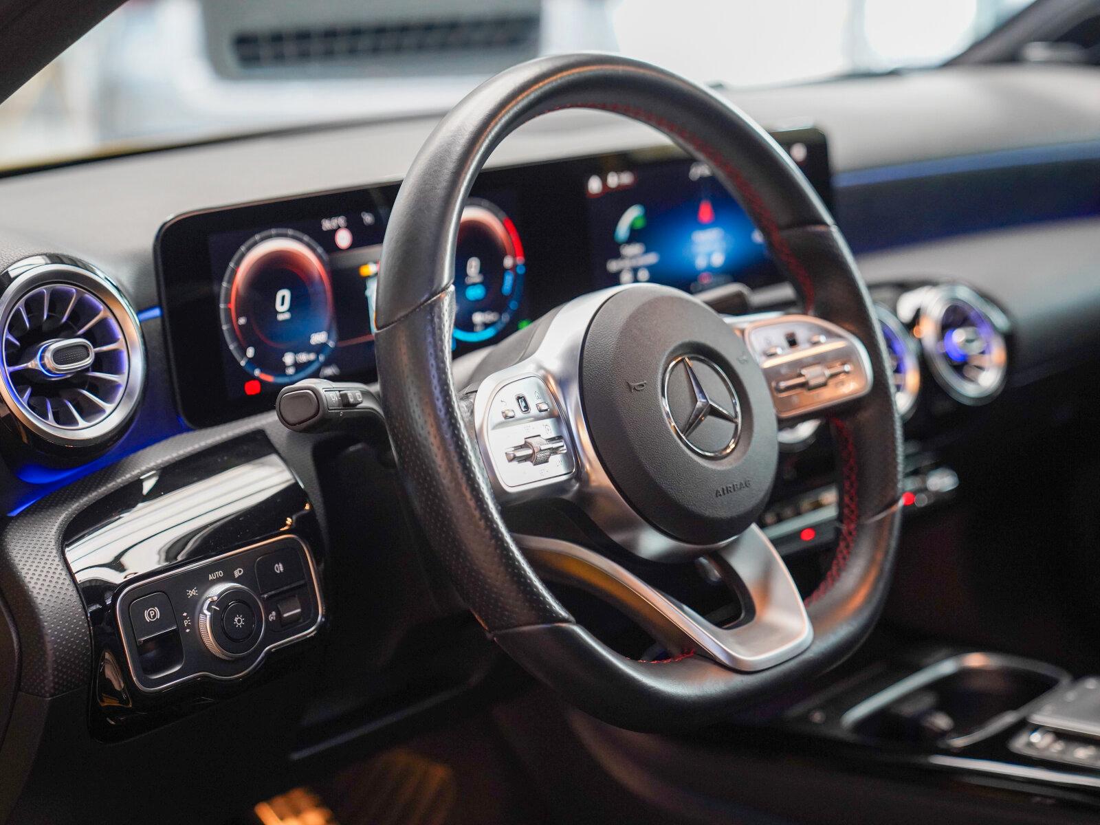 Mercedes-Benz A 250 e AMG Line Night Vielspeiche Pano Burmeste