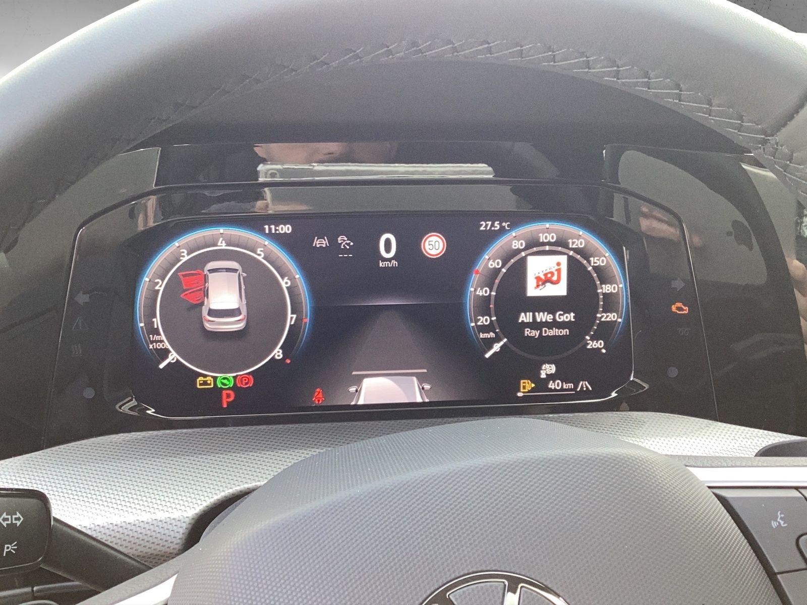 Fahrzeugabbildung Volkswagen Golf VIII eTSI Edition 50 DSG Matrix AHK Pano HU