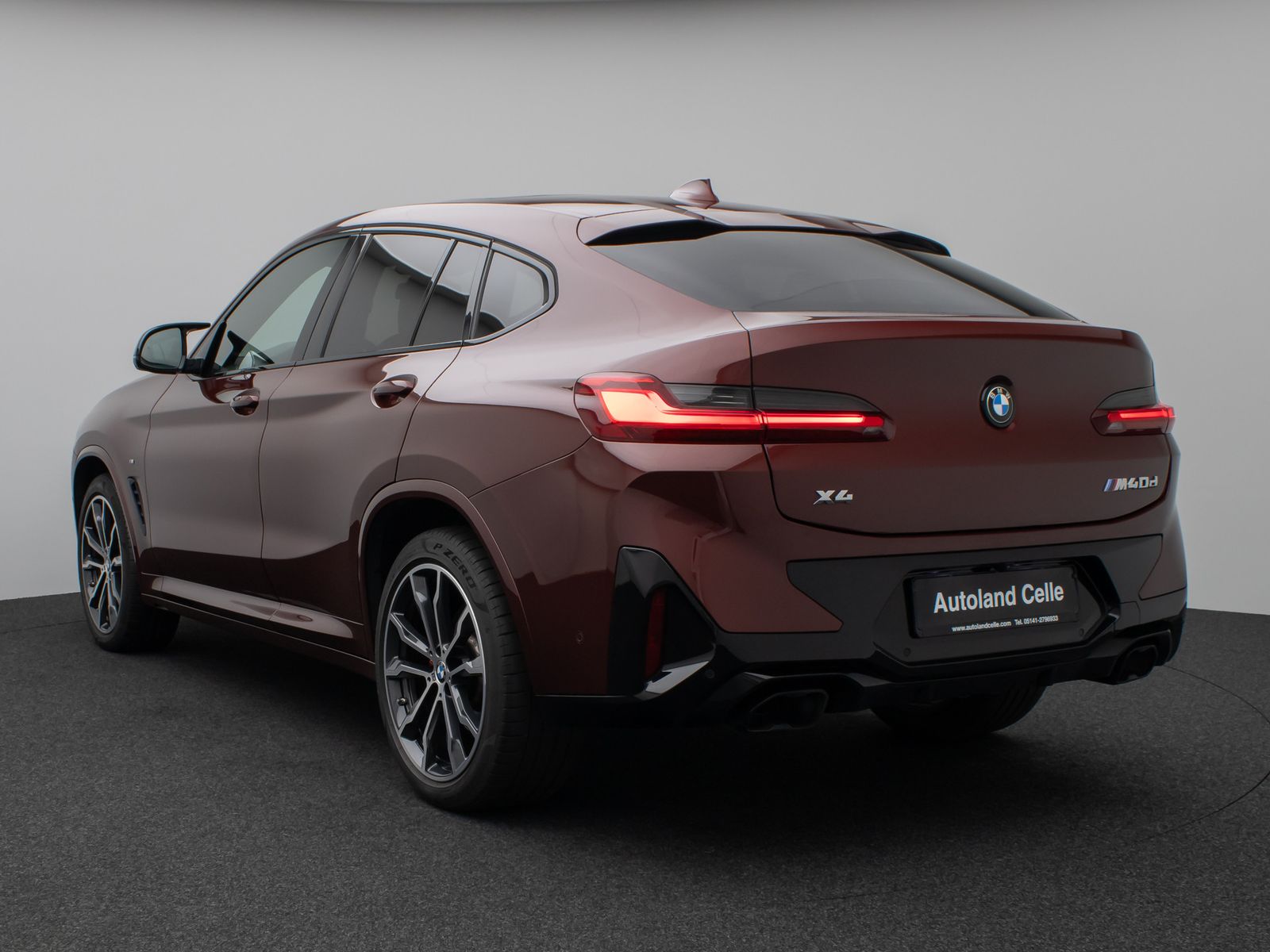 Fahrzeugabbildung BMW X4 M40d 360° Laser DAB Panorama HUD Komfort HiFi