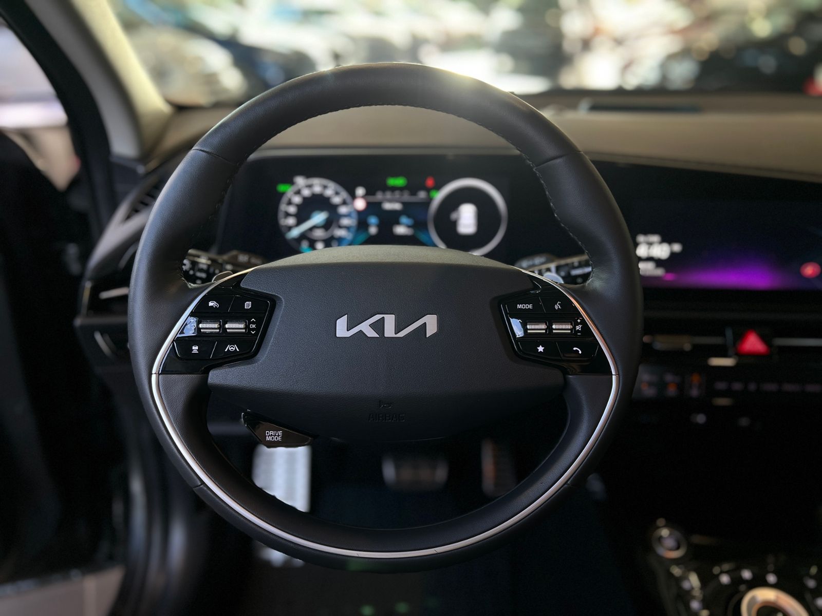 Fahrzeugabbildung Kia Niro Spirit PHEV Relax-Pack Tech-Pack HUD H&K