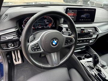 BMW 530i xDrive Touring M Sportpaket Head-Up HiFi