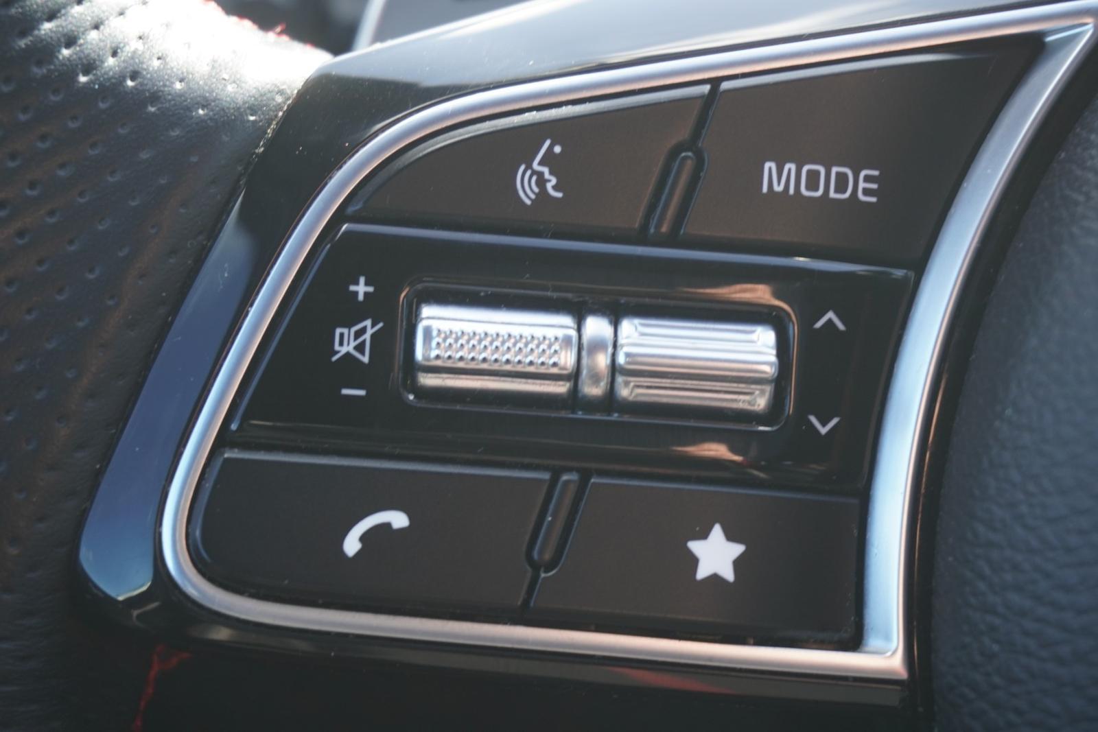 Kia ProCeed 1.6 T-GDI GT Bastuck LED Panorama Kamera