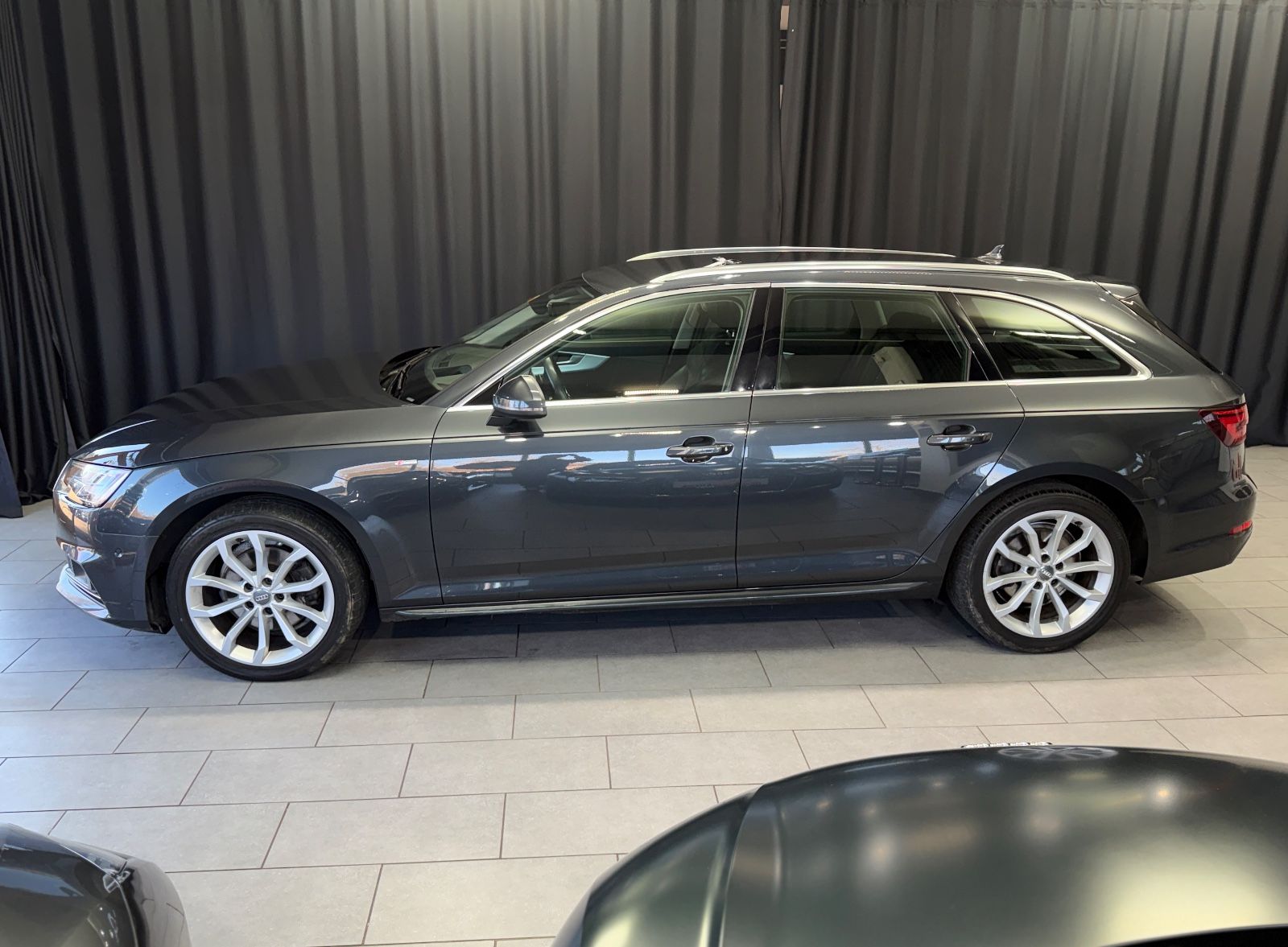 Fahrzeugabbildung Audi A4 Avant g-tron sport|S-LINE|S-TRONIC|HEAD-UP|
