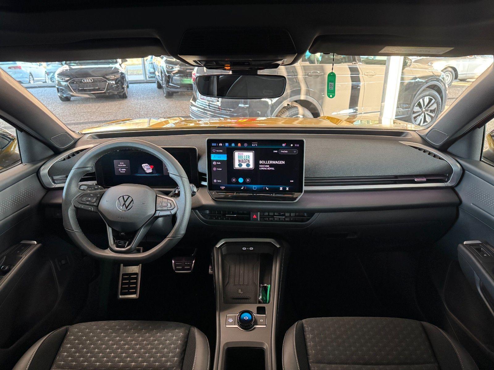 Volkswagen T-Roc R-Line Black Style DSG | Pano | AHK | ACC