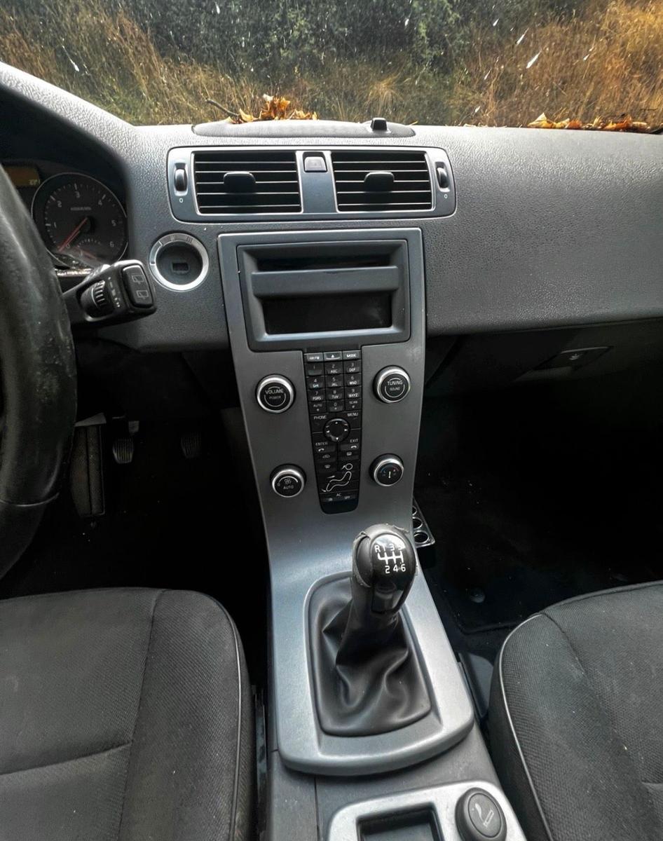 Volvo V50 2010 — photo 6