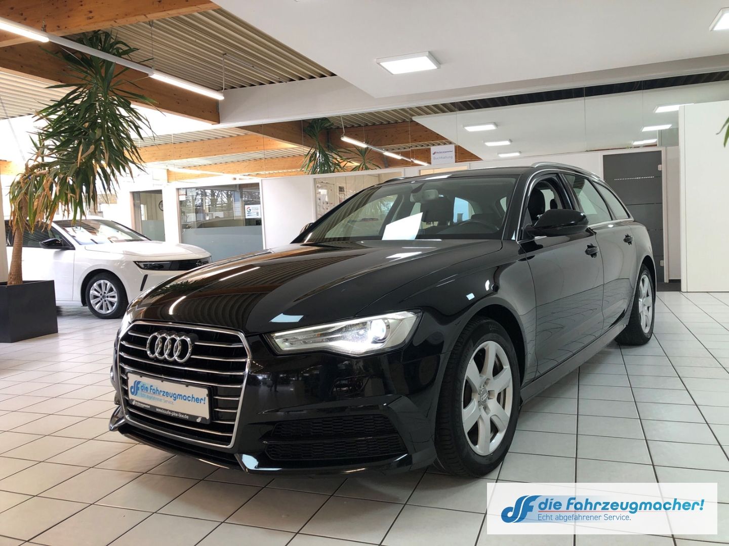 Fahrzeugabbildung Audi A6 Avant 2.0 TDI ultra Navi Bi-Xenon El. Heckkla