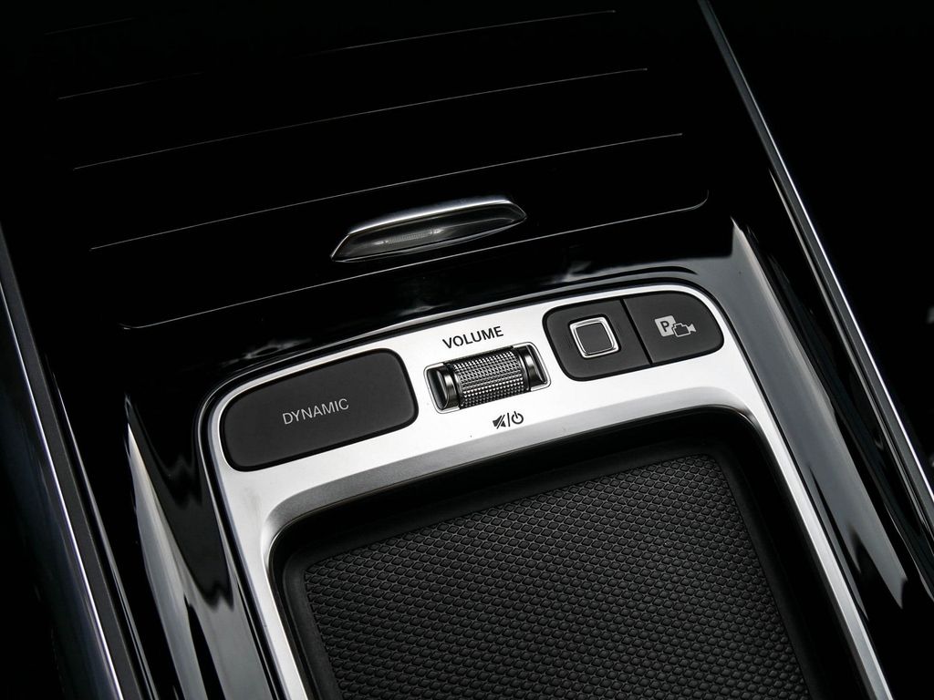 Mercedes-Benz GLA 220 4MATIC |AMG|NIGHT|NAVI|MBeam|PANO|AHK