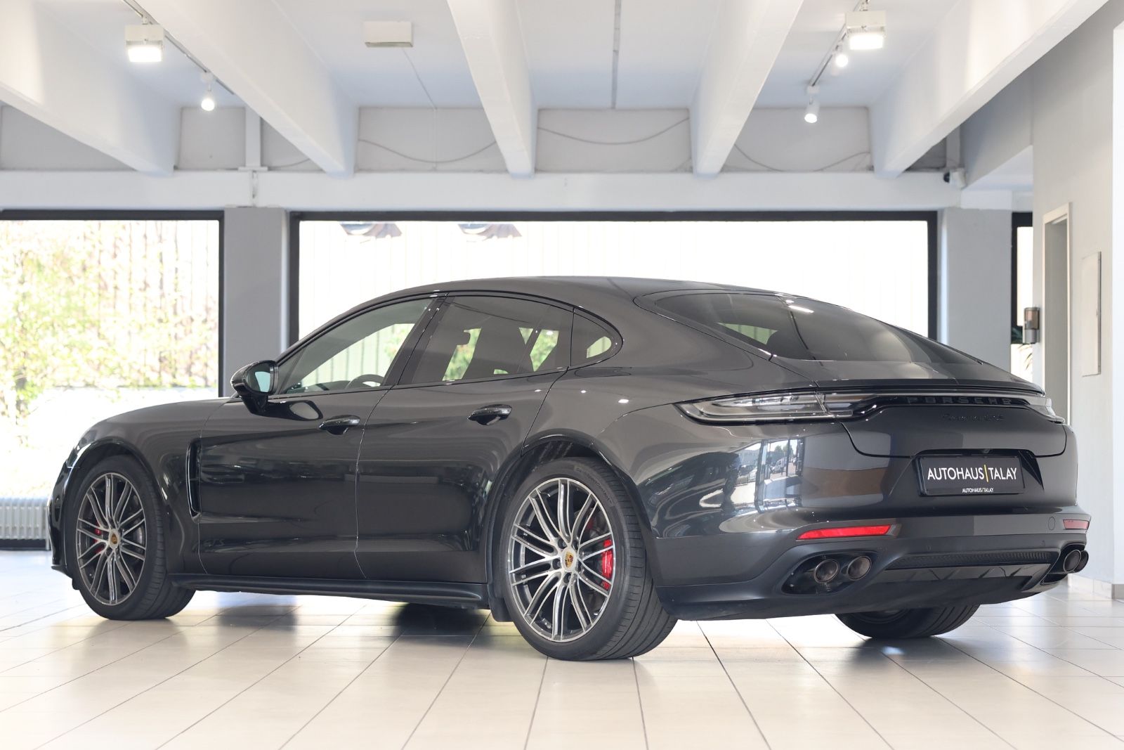 Porsche Panamera GTS Carbon*HUD*Sportaus.*Chrono*Bose imagem 3