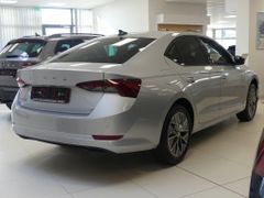 Fahrzeugabbildung Skoda Octavia 2.0 TDI DSG TOUR *NAV*AHK*LED*TEMPOMAT*